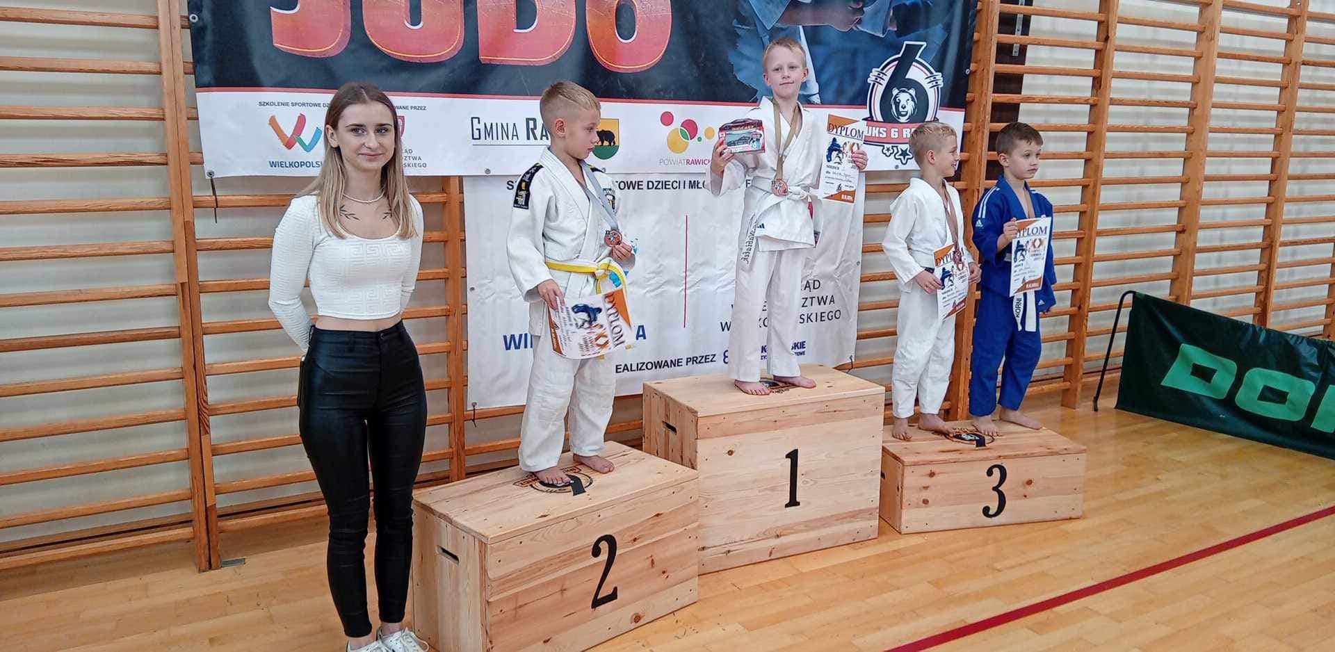 Strzegomscy judocy przywieźli z Rawicza i Wrocławia worki medali [FOTO] 